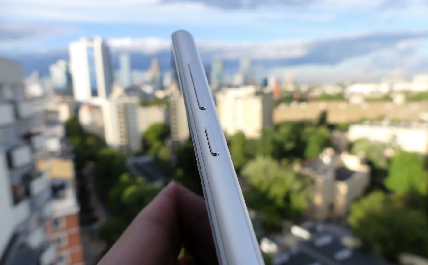 11064759-xiaomi-mi-mix-2s.jpg
