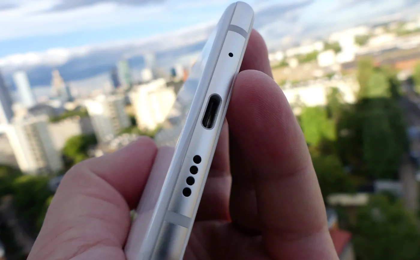 11064855-xiaomi-mi-mix-2s.jpg