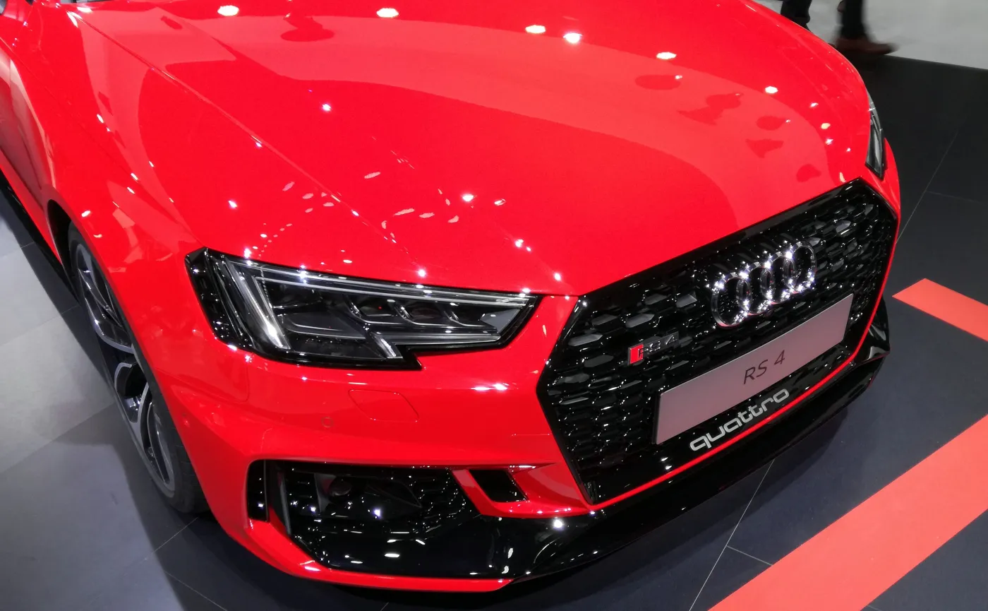 11073769-audi-rs-4-avant.jpg