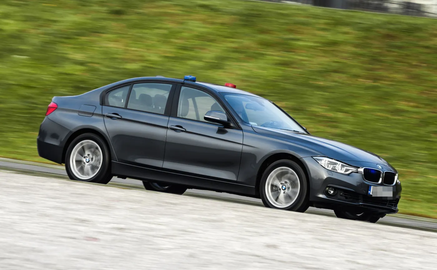 10799045-bmw-330i-xdrive.jpg