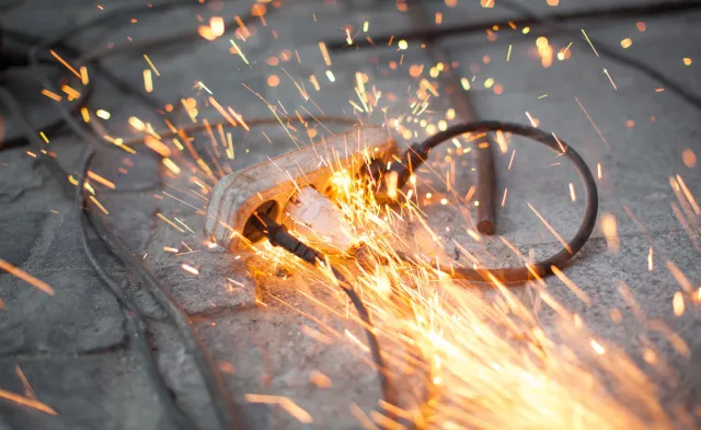 Ojciec i 15-letni syn nie żyją po porażeniu prądem w Grodkowie