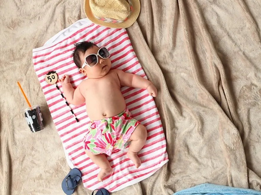 Jak przetrwać upały z małym dzieckiem? Konkretne porady