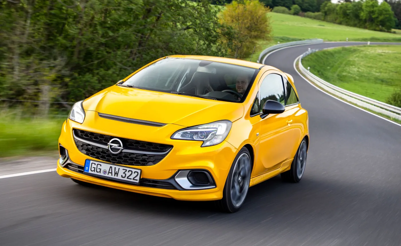 11256904-opel-corsa-gsi.jpg