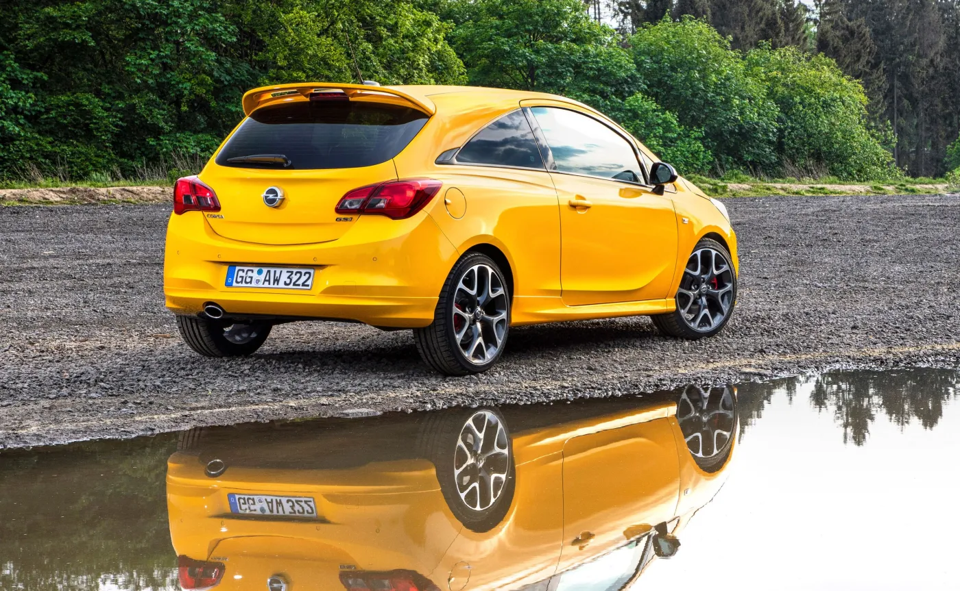 11276589-opel-corsa-gsi.jpg