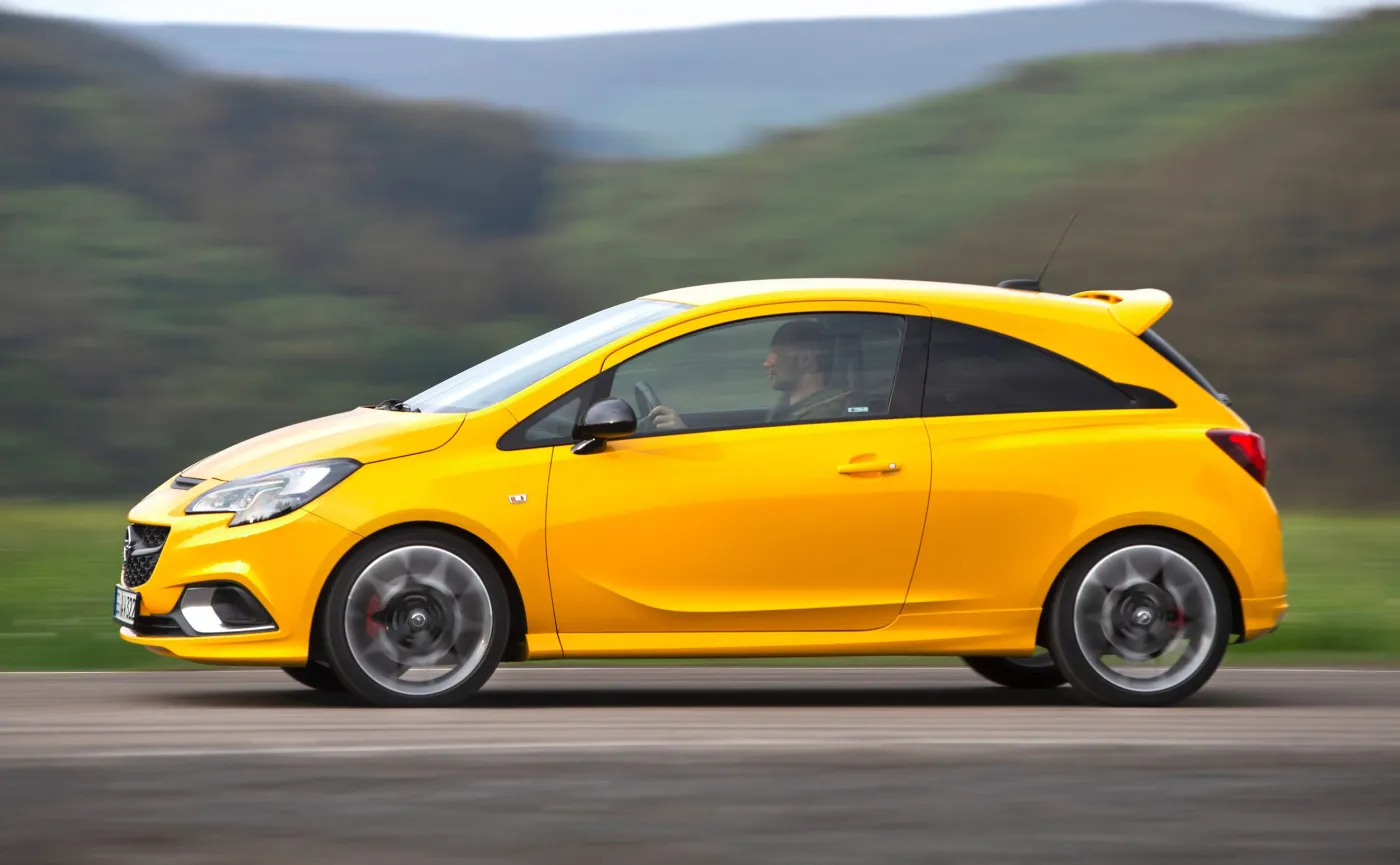 11276691-opel-corsa-gsi.jpg
