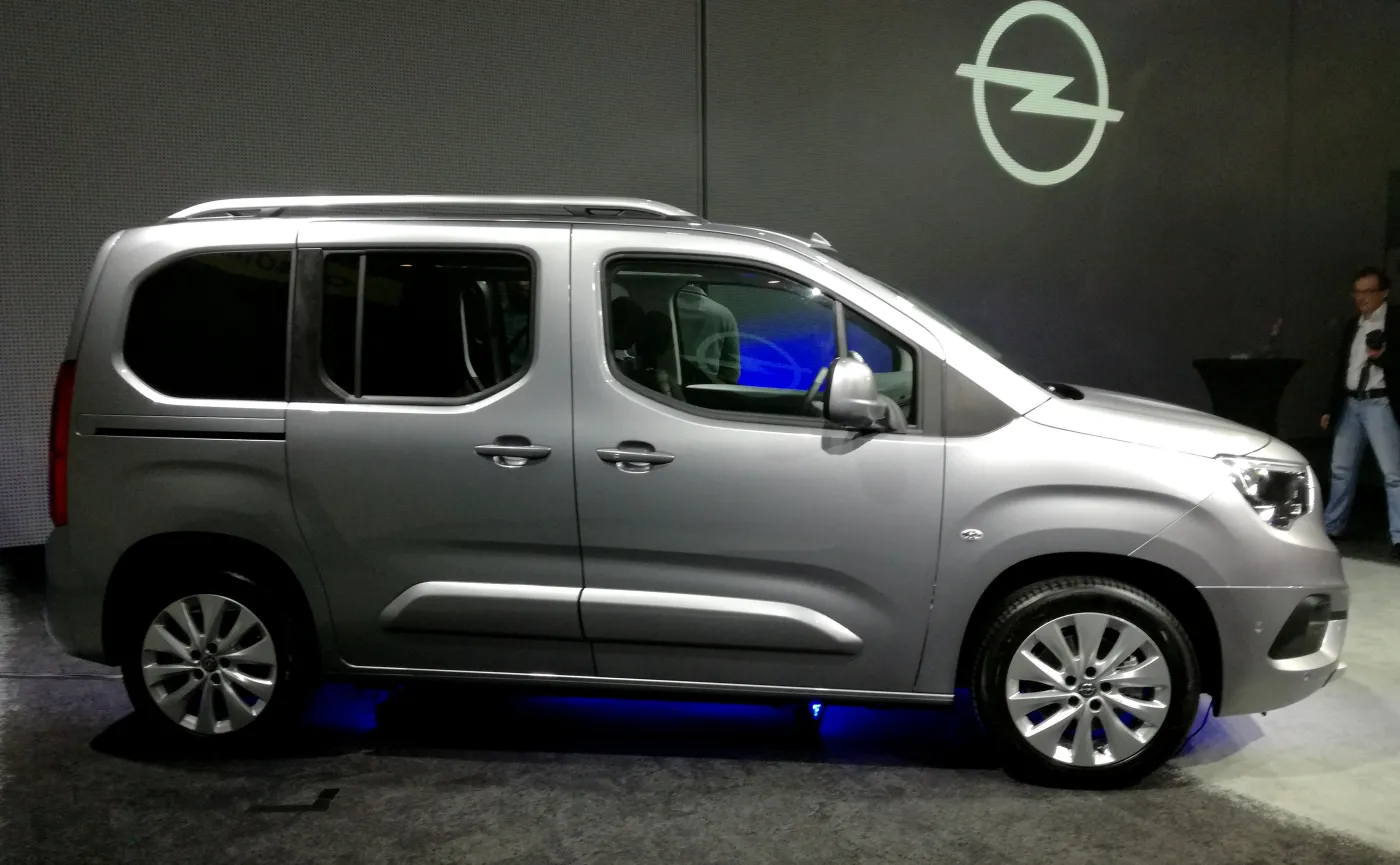 10840559-opel-combo-life.jpg