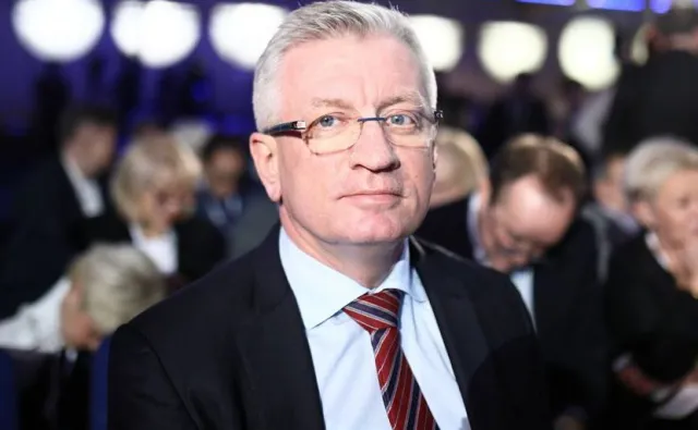 Jaśkowiak: Fachowcy mają pracować, również w weekendy, za średnią krajową? Sam zarabiam ułamek tej kwoty, co wcześniej w biznesie