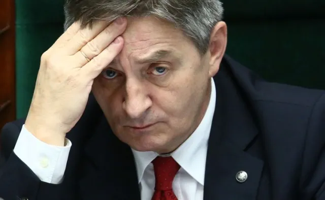 Burza po słowach Kuchcińskiego o "odszczurzaniu" Polski. "Faszystowskie skojarzenia"