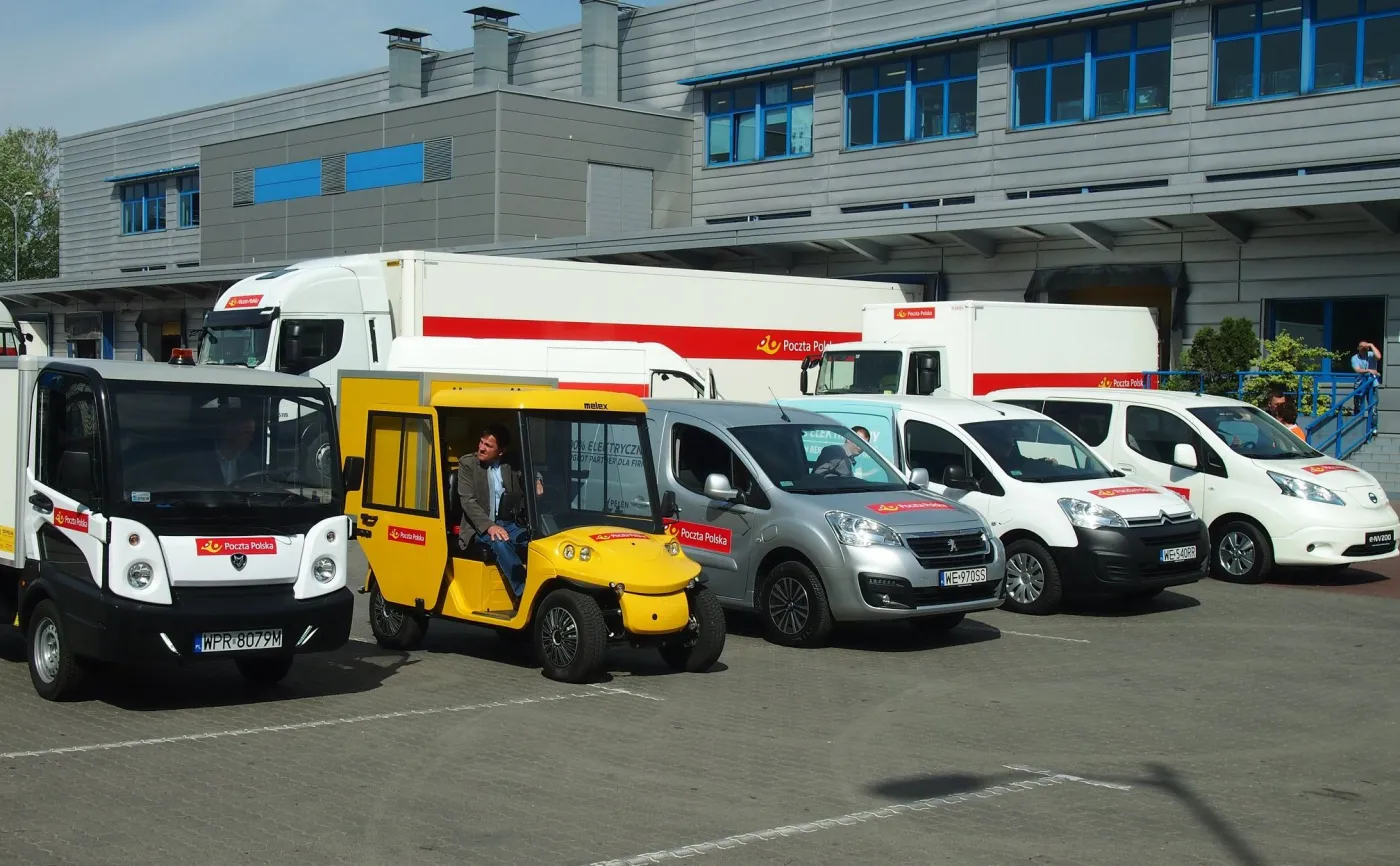 W testach uczestniczy 20 pojazdów, w tym Citroen Berlingo Electric, Peugeot Partner Electric, Nissan e-NV-200, Renault Kangoo ZE, a także pojazdy Melex, Zeppelin oraz Komel (konwertyk Instytutu Napędów i Maszyn Elektrycznych na bazie Fiata Fiorino) 