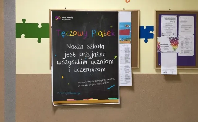 MEN kontroluje szkoły po "Tęczowym Piątku". I grozi dyrektorom dyscyplinarką