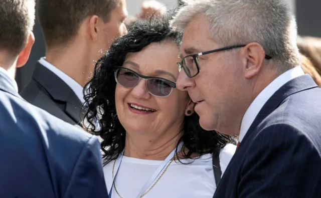 "GW": stołek w spółce za oddanie starostwa siostrze premiera Morawieckiego. "Spotkamy się w sądzie"