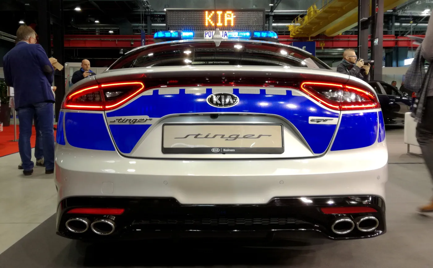11763400-kia-stinger-gt.jpg