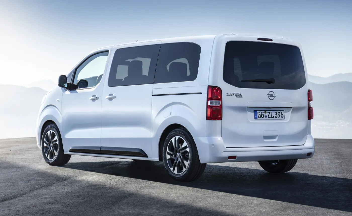 12000024-opel-zafira-life.jpg