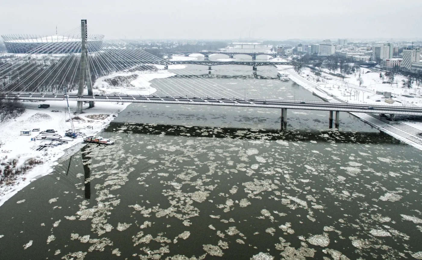 Donald i Angela wprowadzają pogodowy chaos. IMGW ostrzega przed gołoledzią, oblodzeniem i silnym mrozem