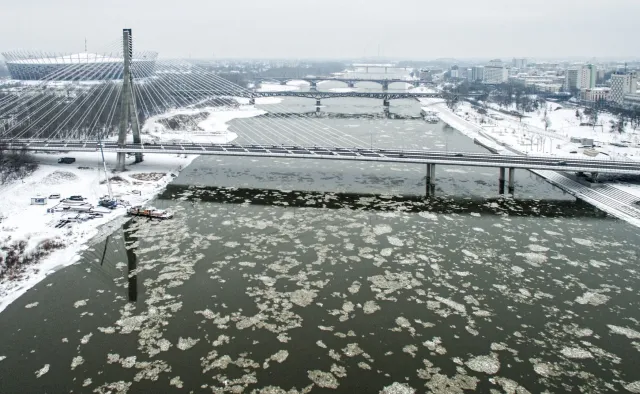 Donald i Angela wprowadzają pogodowy chaos. IMGW ostrzega przed gołoledzią, oblodzeniem i silnym mrozem