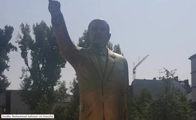 Niemcy: Złoty pomnik Erdogana usunięty. Powołano się na względy bezpieczeństwa