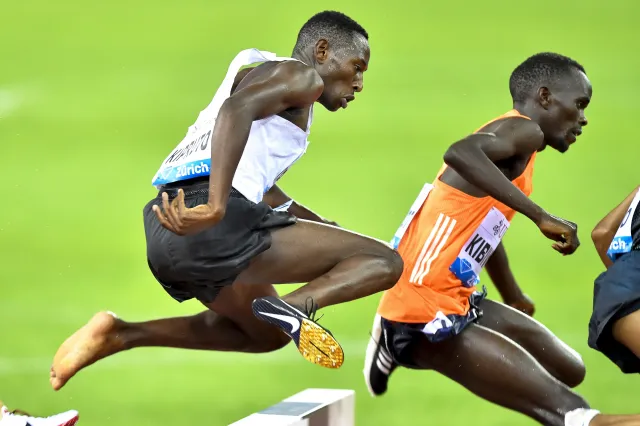 Conseslus Kipruto wygrał w... jednym bucie. Drugiego zgubił w trakcie biegu