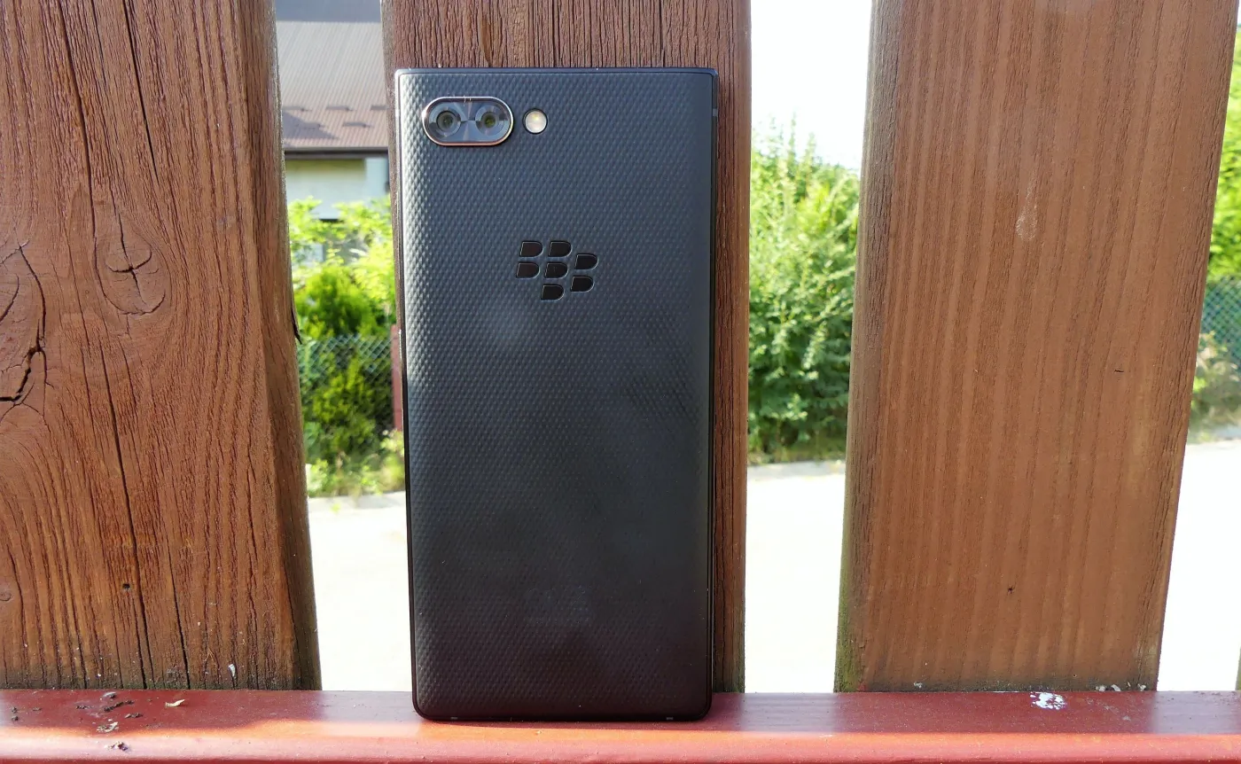 11376042-blackberry-key2.jpg