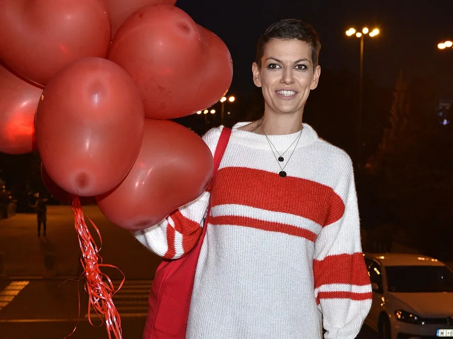 Pokonała najgorsze i promienieje. Piękna Alżbeta Lenska na pierwszym po chorobie zawodowym "wyjściu". FOTO