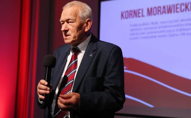 Ojcu premiera przypisywane są prorosyjskie powiązania. "Staliśmy się obiektem prowokacji i agresji"