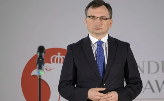 Łapówka będzie zbrodnią. Białe kołnierzyki na celowniku resortu Ziobry