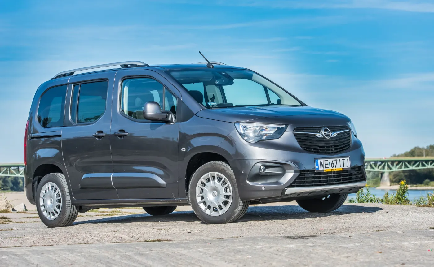 11594658-opel-combo-life.jpg