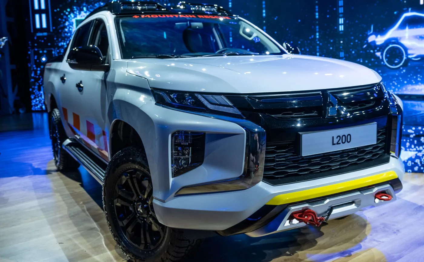 12235091-mitsubishi-l200.jpg