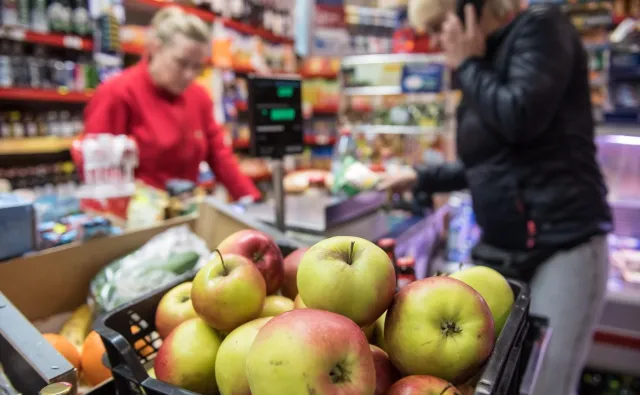 Koniec małych sklepów. Niepokojący raport MPiT