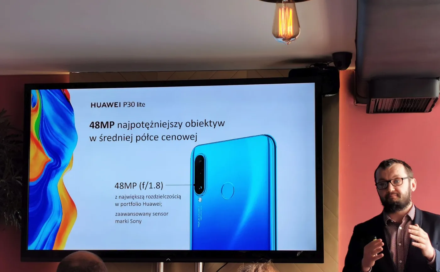 12246369-huawei-p30-lite.jpg