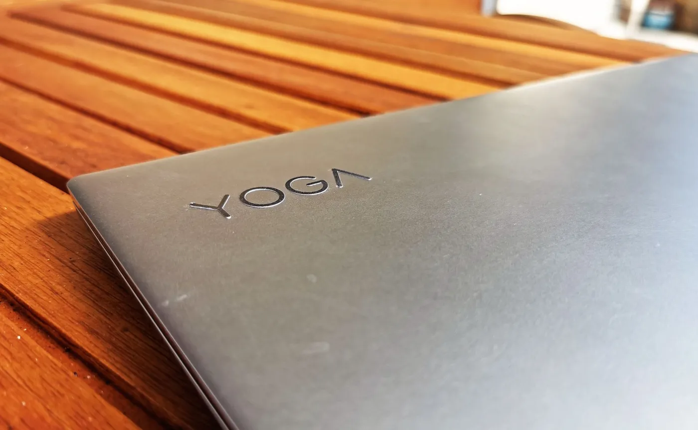 12301690-lenovo-yoga-920.jpg