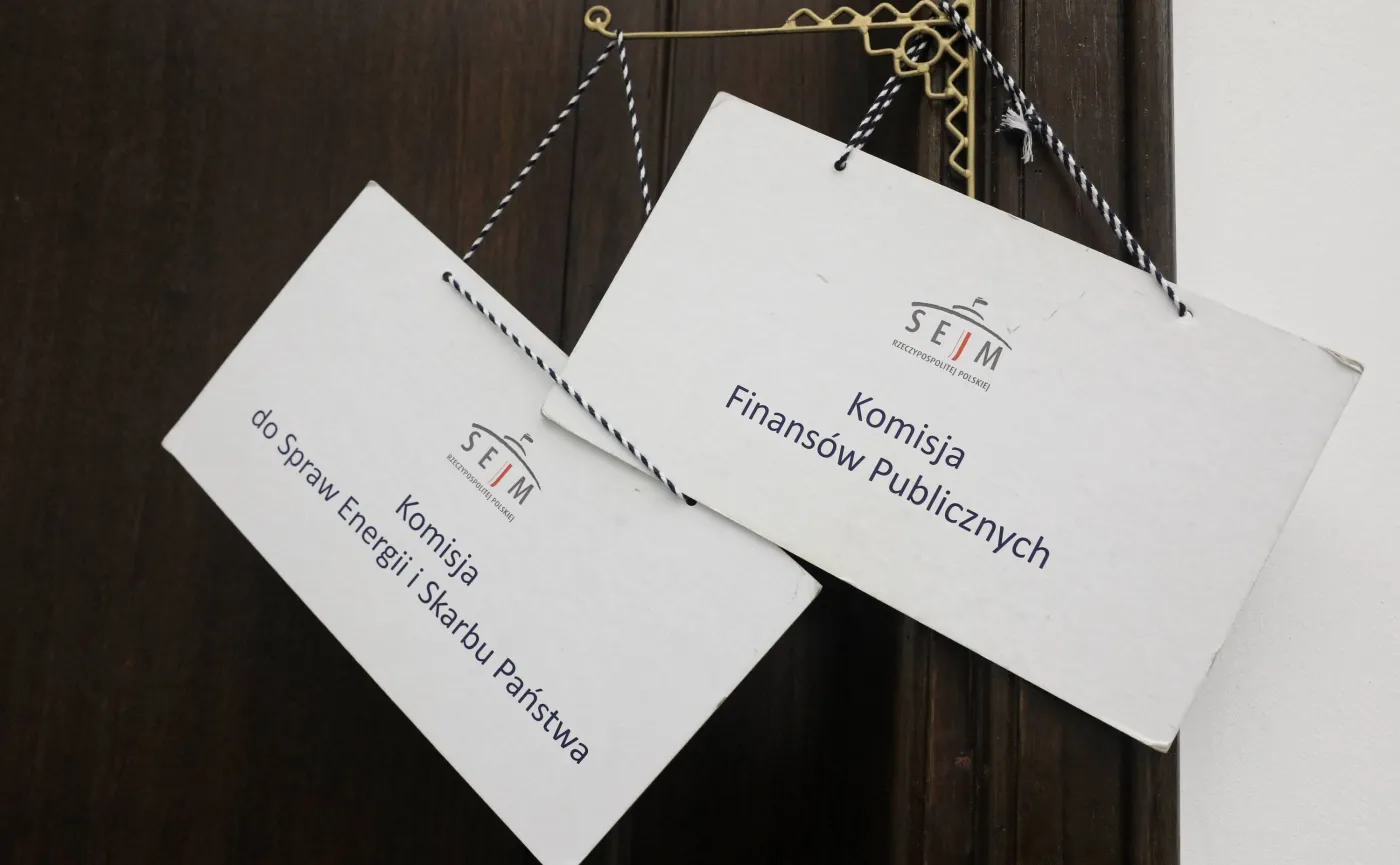 Tych polityków rzadko zobaczysz na komisjach sejmowych. Ranking wielkich nieobecnych [MAMY LISTĘ]