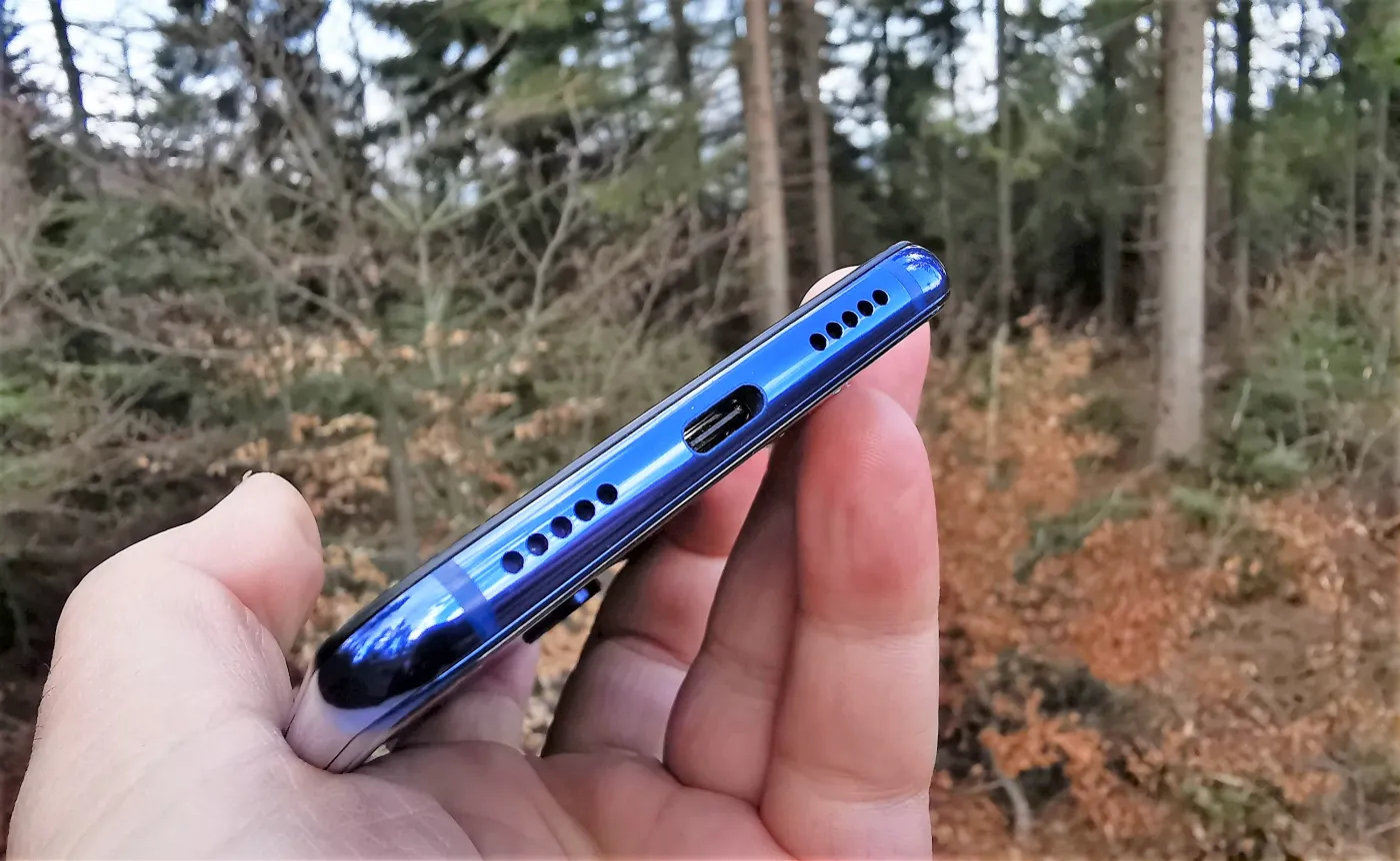 12335207-xiaomi-mi-9-se.jpg