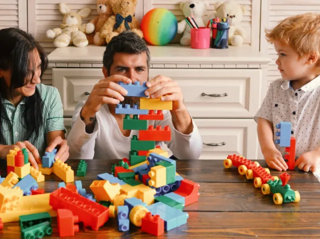 Nie bawisz się z dzieckiem? Zobacz wyniki tego badania, a dowiesz się, ile wszyscy na tym tracicie
