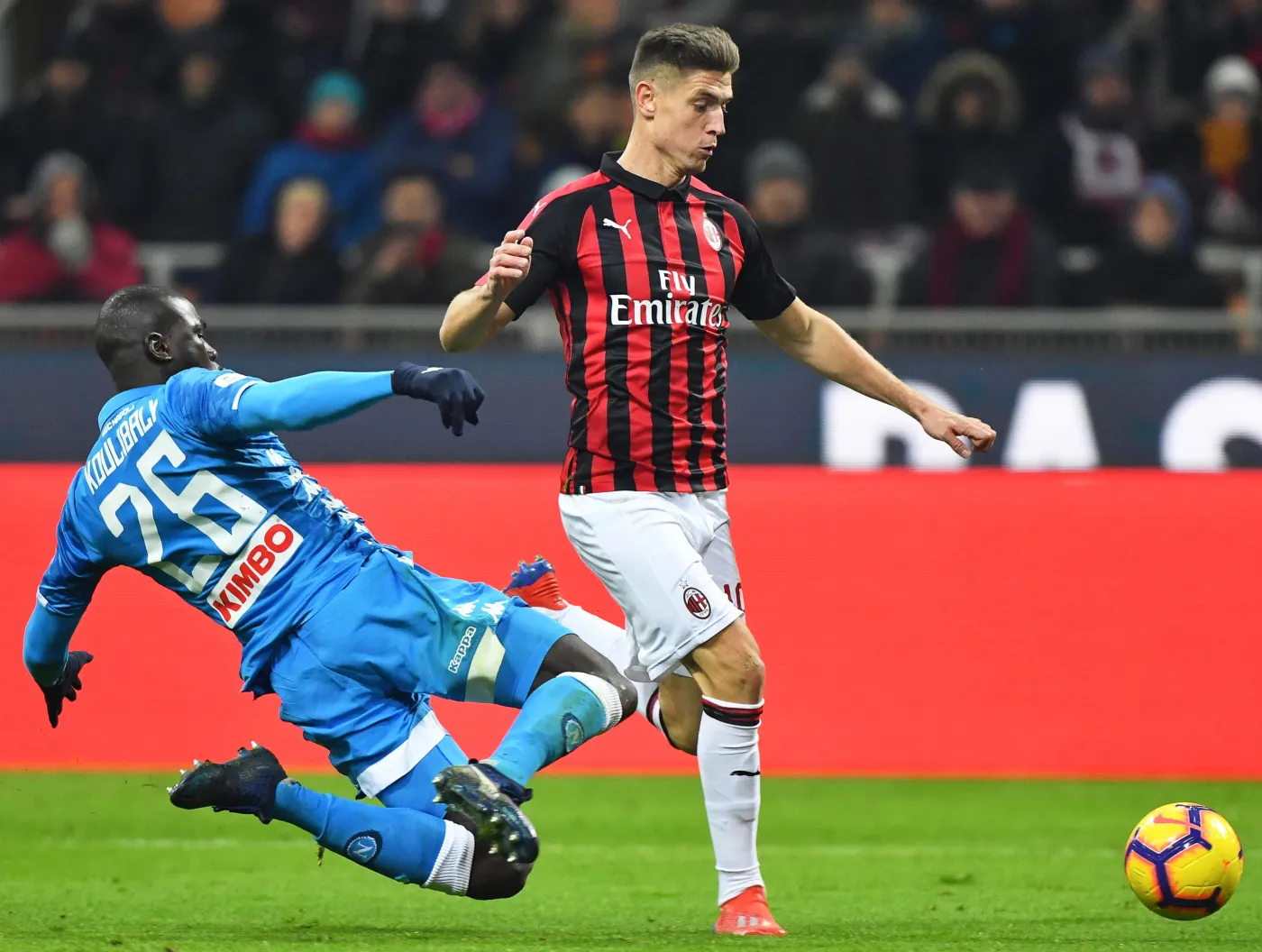 Debiut Piątka w barwach Milanu w meczu przeciwko Napoli Milika i Zielińskiego. Jak wypadli Polacy?