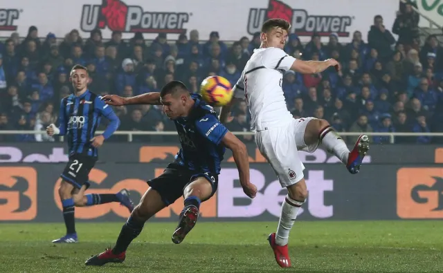 On się nie zatrzyma! Kapitalne gole Krzysztofa Piątka w meczu Atalanta - Milan [WIDEO]