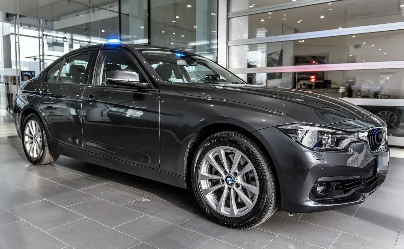 10799141-bmw-330i-xdrive.jpg