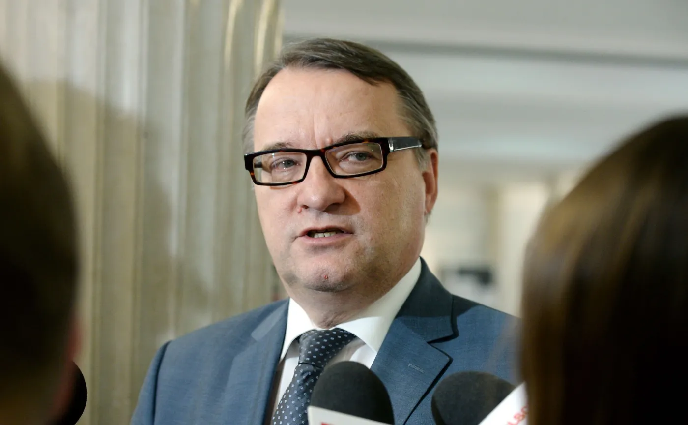 Biernacki o SOP: Polityków wożą młodzi kierowcy, którzy nie wiedzą, jak wyłączyć "bomby" w samochodzie [ROZMOWA]