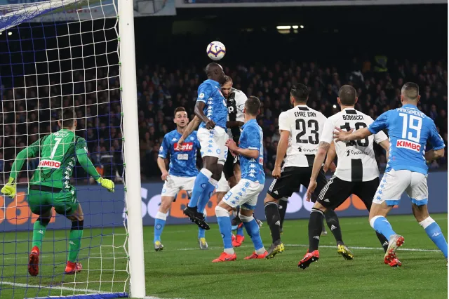 Liga włoska: Milik i Zieliński nie trafili do siatki Szczęsnego. Juventus powiększył przewagę nad Napoli