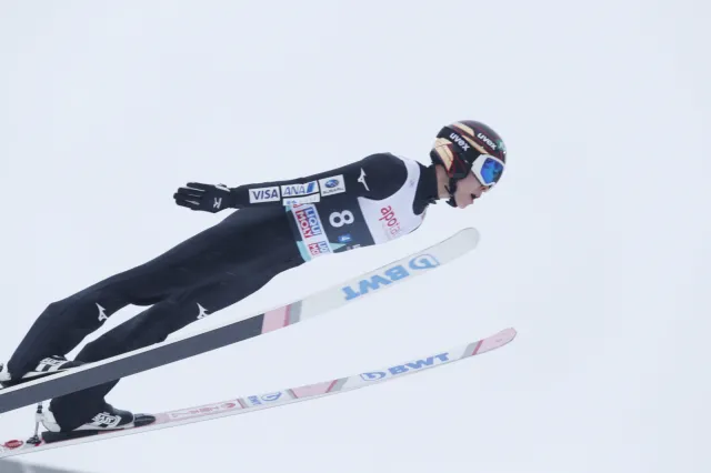 PŚ w skokach: Kobayashi i Kraft uciekają Stochowi na liście płac