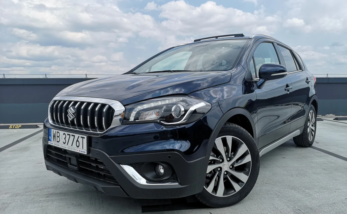 12521740-suzuki-s-cross.jpg