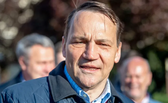 Pakt Ribbentrop-Mołotow na forum PE. Sikorski: Skrajna lewica nie chce pamiętać o ZSRR jako sojuszniku Hitlera