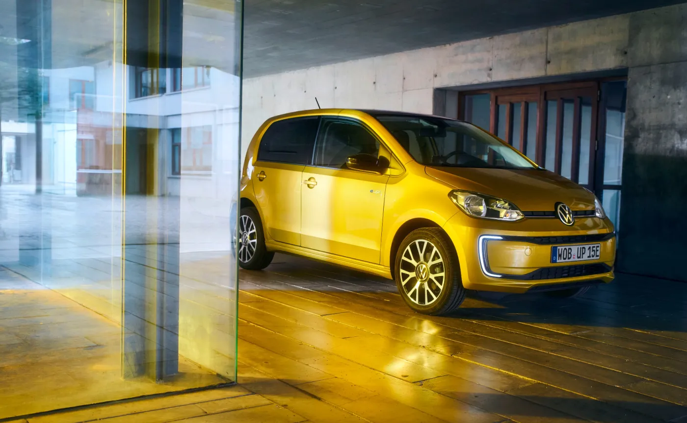 12640786-volkswagen-eup.jpg