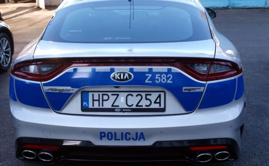 11858047-kia-stinger-gt.jpg