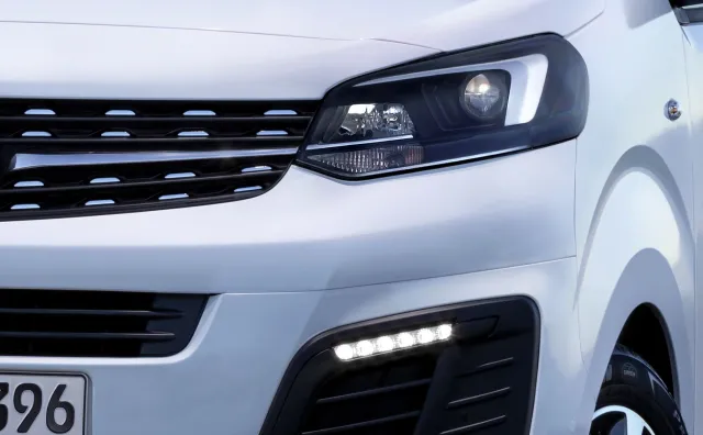 Opel Zafira Life w Polsce dla dużej rodziny. Także z napędem elektrycznym