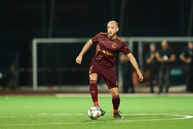 Walerian Gwilia: Po udanym sezonie przywiozę do Legii czaczę. Dla mnie to zbyt mocny alkohol