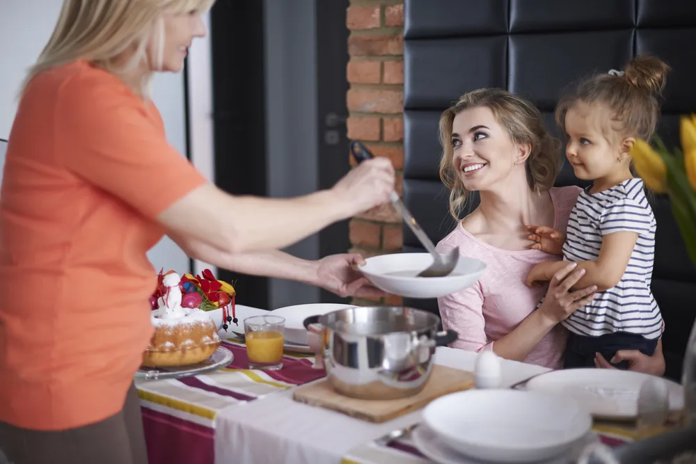 Nie tylko żur i jaja! Co się jada na Wielkanoc w różnych krajach Europy