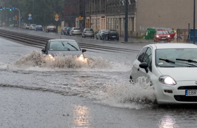 Gwałtowne ulewy na Śląsku. Ponad 400 interwencji strażaków [ZDJĘCIA]