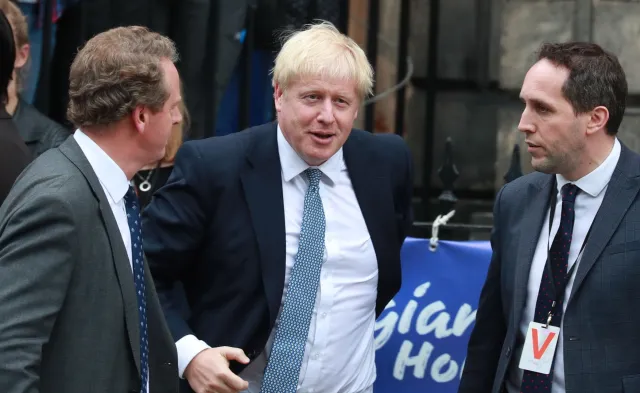 Premier Wielkiej Brytanii wygwizdany w Szkocji w związku z obawami o brexit