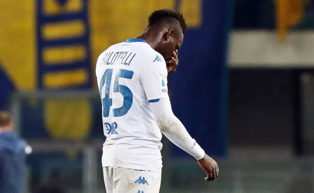 Liga włoska: Radni Werony chcą podjąć kroki prawne przeciwko Balotellemu