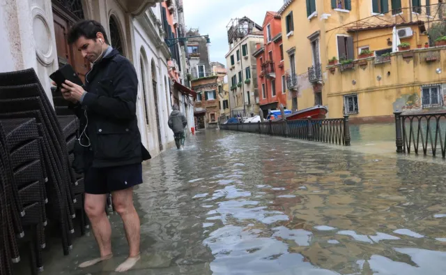 Katastrofalna powódź w Wenecji. "Miasto zostało sprzedane turystyce, potrzebuje ochrony"